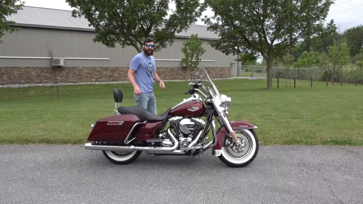 Harley Road King Vs Street Glide