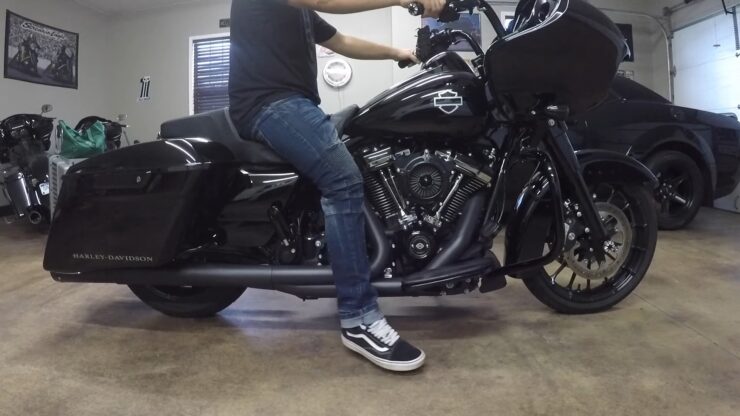 Buying Facts of Choosing The Best Seat For Tall Harley Riders Size